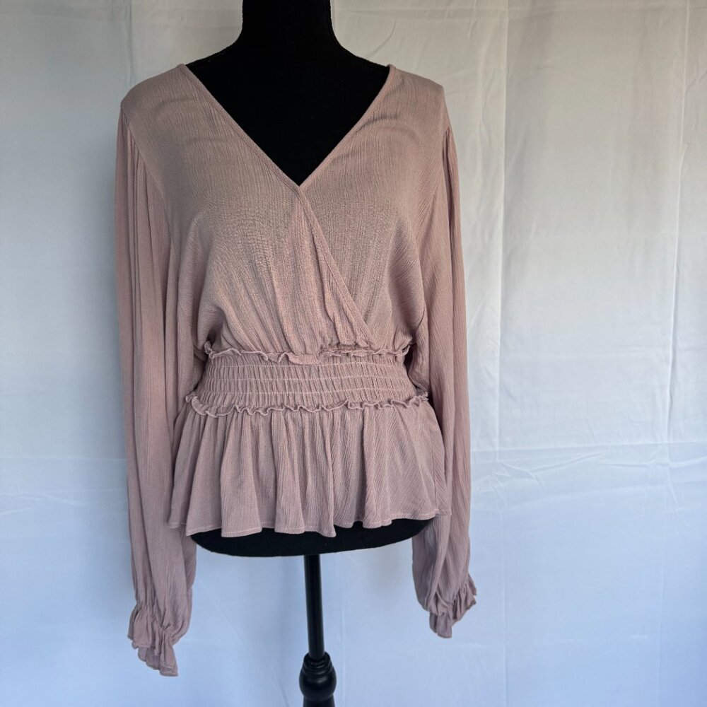 Pink Lily Pink Blouse Women’s Super cute Rayon flattering Size Small - 0313